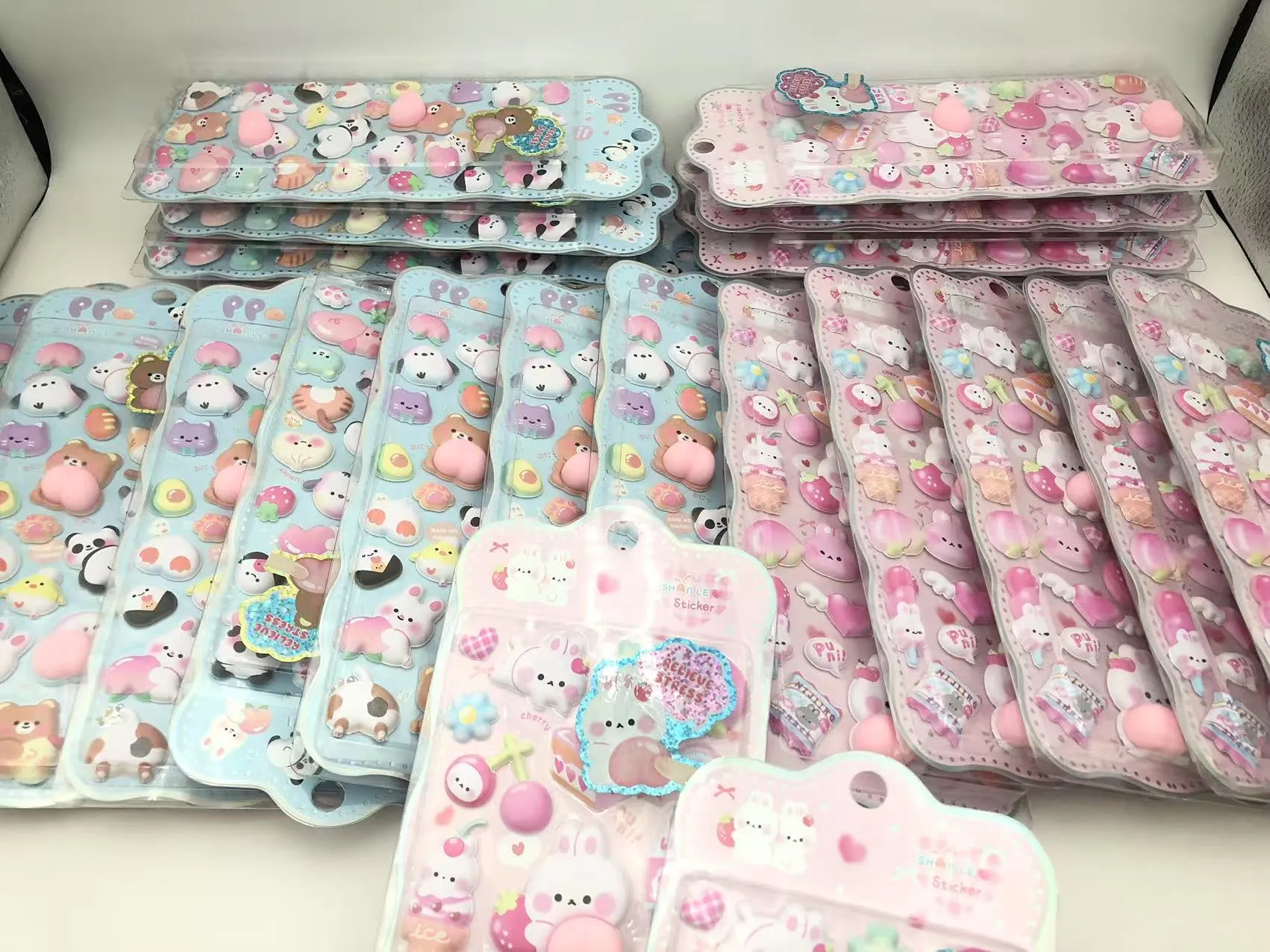 오늘은 JOJO Pack의 스트레스 해소 스티커에 대한 좋은 소식입니다!