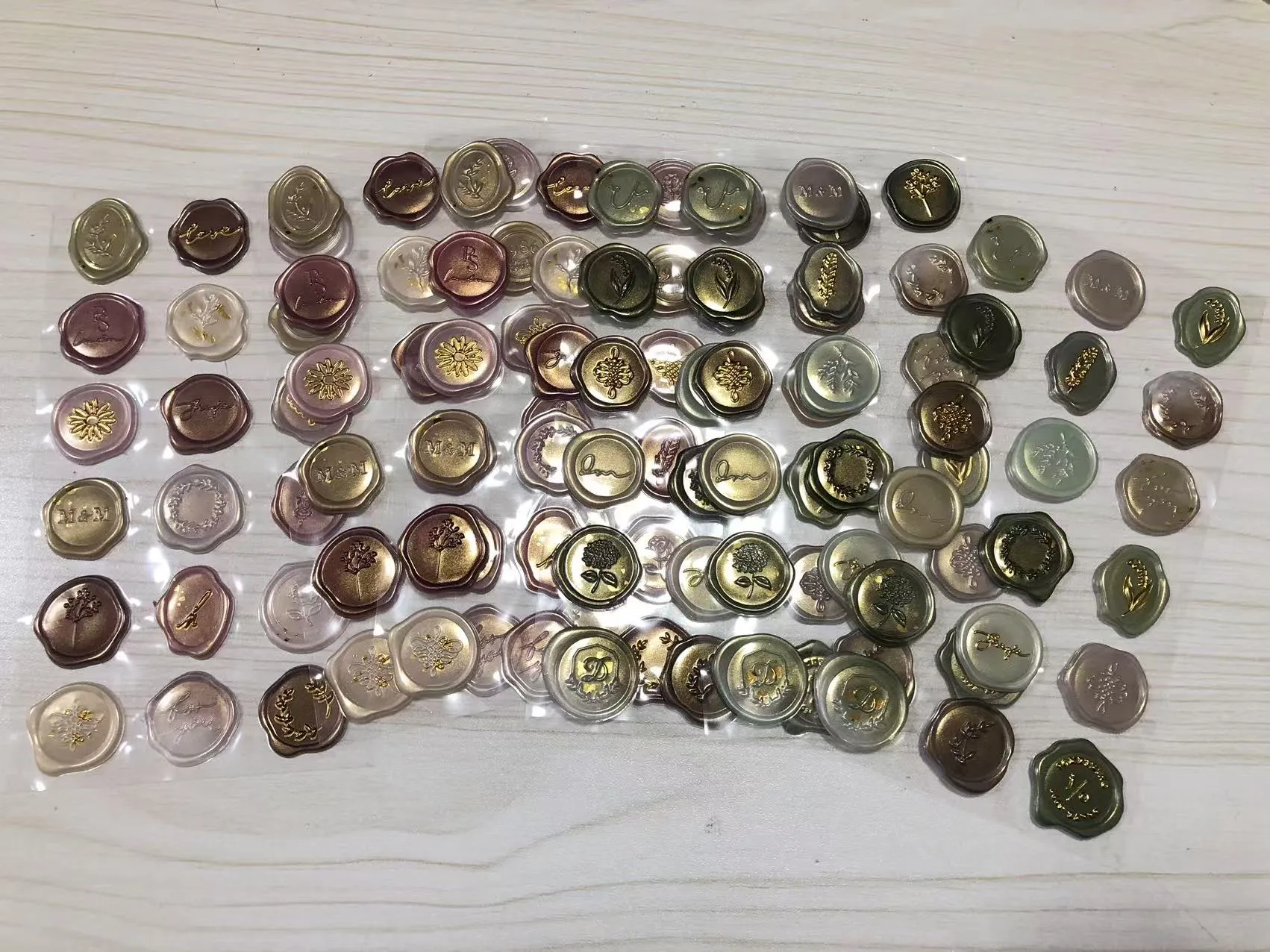 왁스씰 스티커가 발송되었습니다