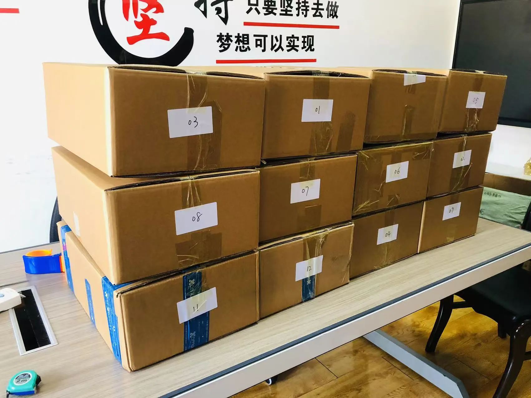 JOJO 팩은 아이들에게 반짝이는 재미를 선사합니다